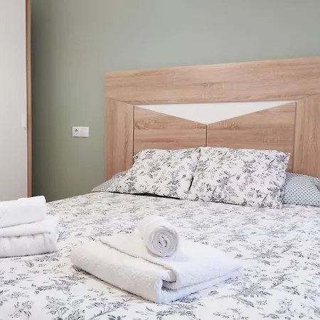 Coqueto Apartamento En * Οβιέδο